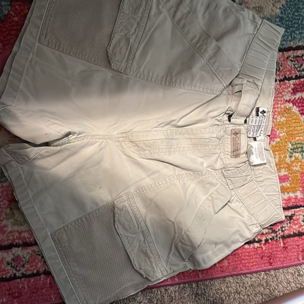 Columbia Men's Tan Shorts